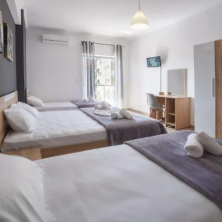 Apartament Saffroni *