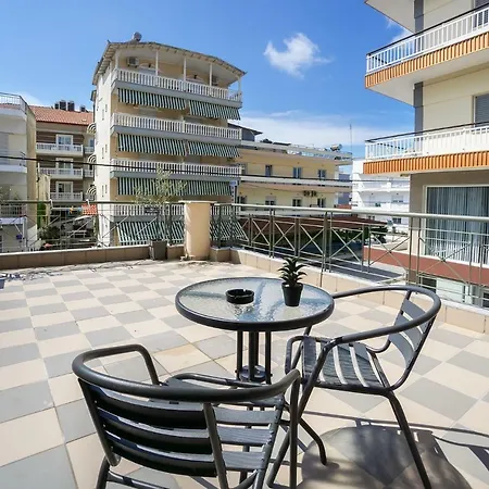 Saffroni Apartment