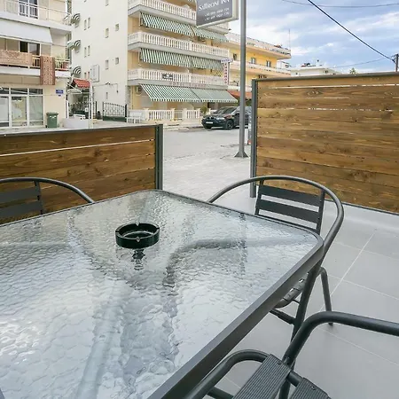 Saffroni Apartment